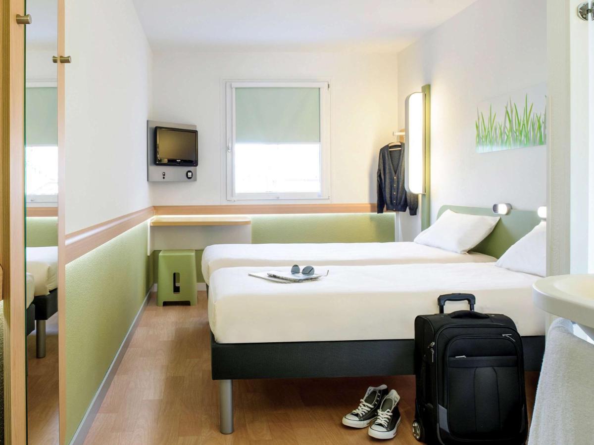 Ibis Budget Newport Экстерьер фото
