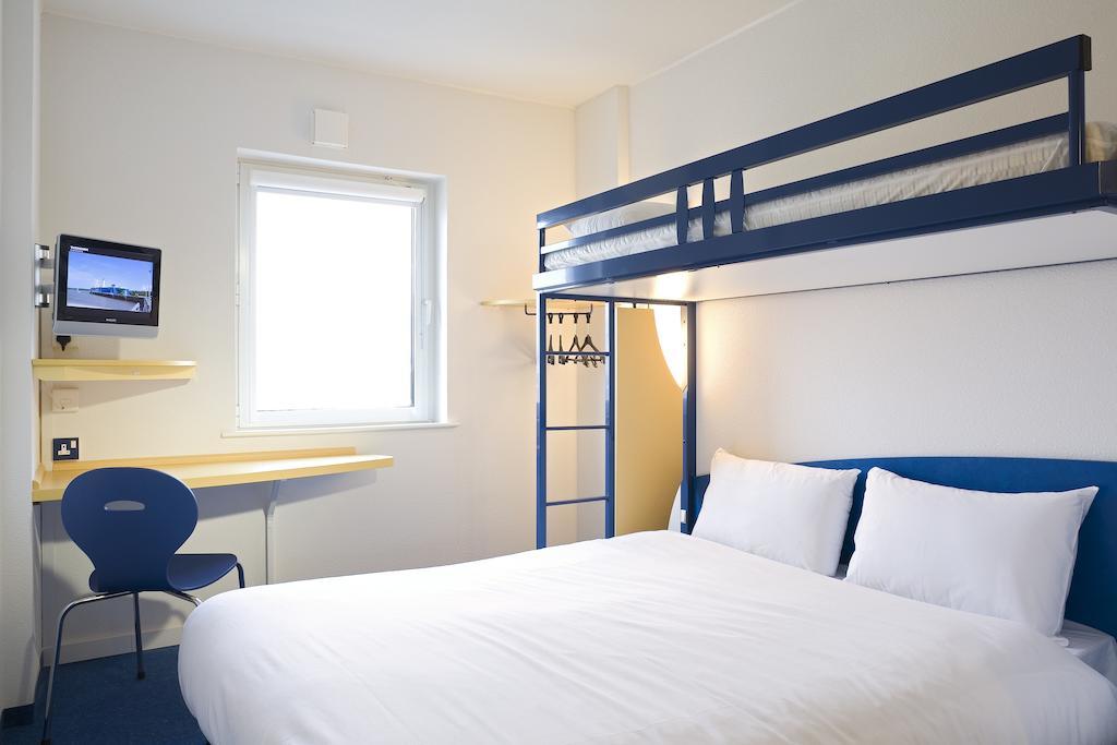 Ibis Budget Newport Экстерьер фото