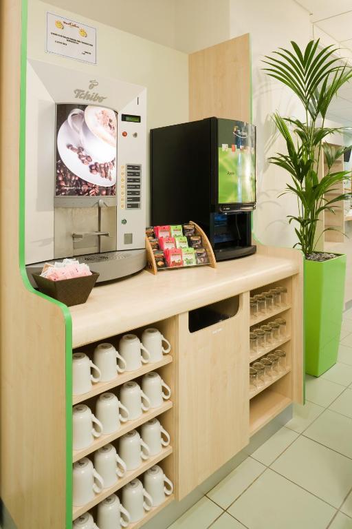 Ibis Budget Newport Экстерьер фото