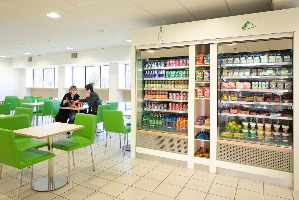 Ibis Budget Newport Экстерьер фото