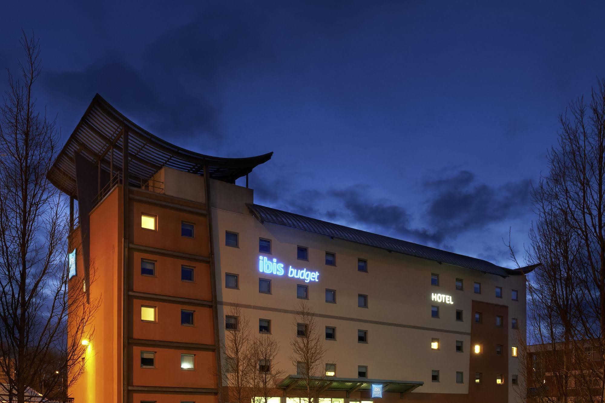 Ibis Budget Newport Экстерьер фото