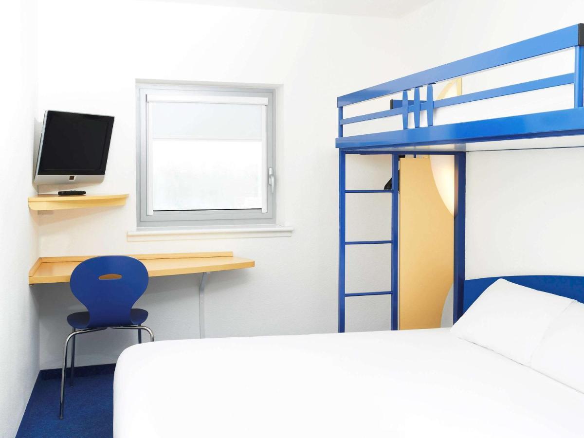 Ibis Budget Newport Экстерьер фото